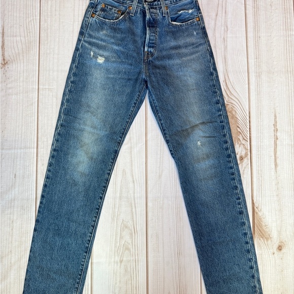 Levi's womans Straight Blue Jeans - Picture 1 of 6